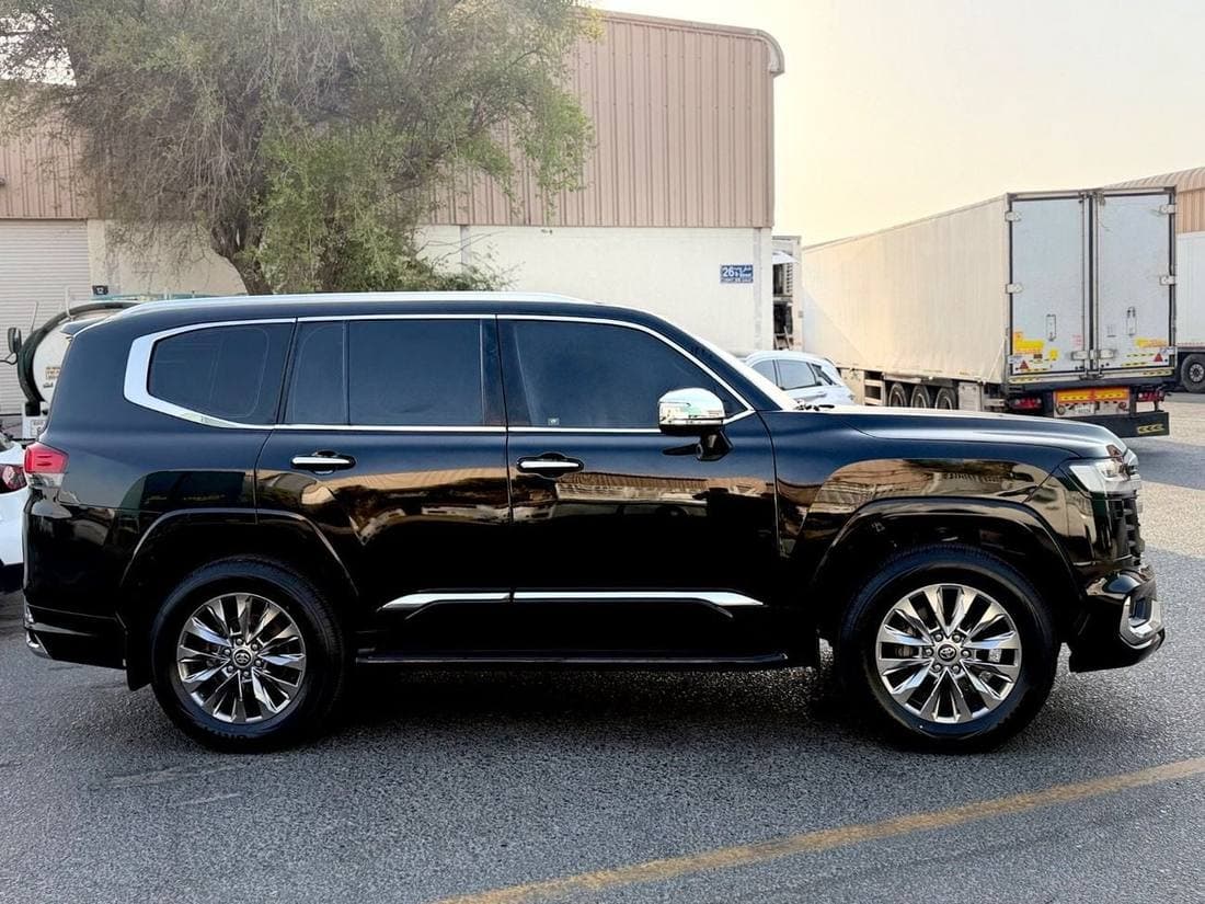 2022 Toyota Land Cruiser GXR thumbnail 5