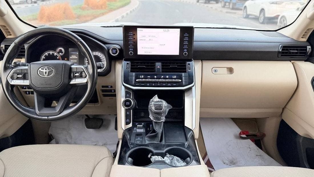 2022 Toyota Land Cruiser GXR thumbnail 8