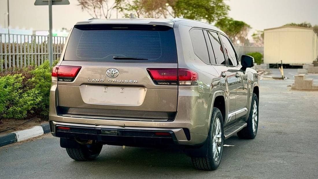 2022 Toyota Land Cruiser GXR thumbnail 3