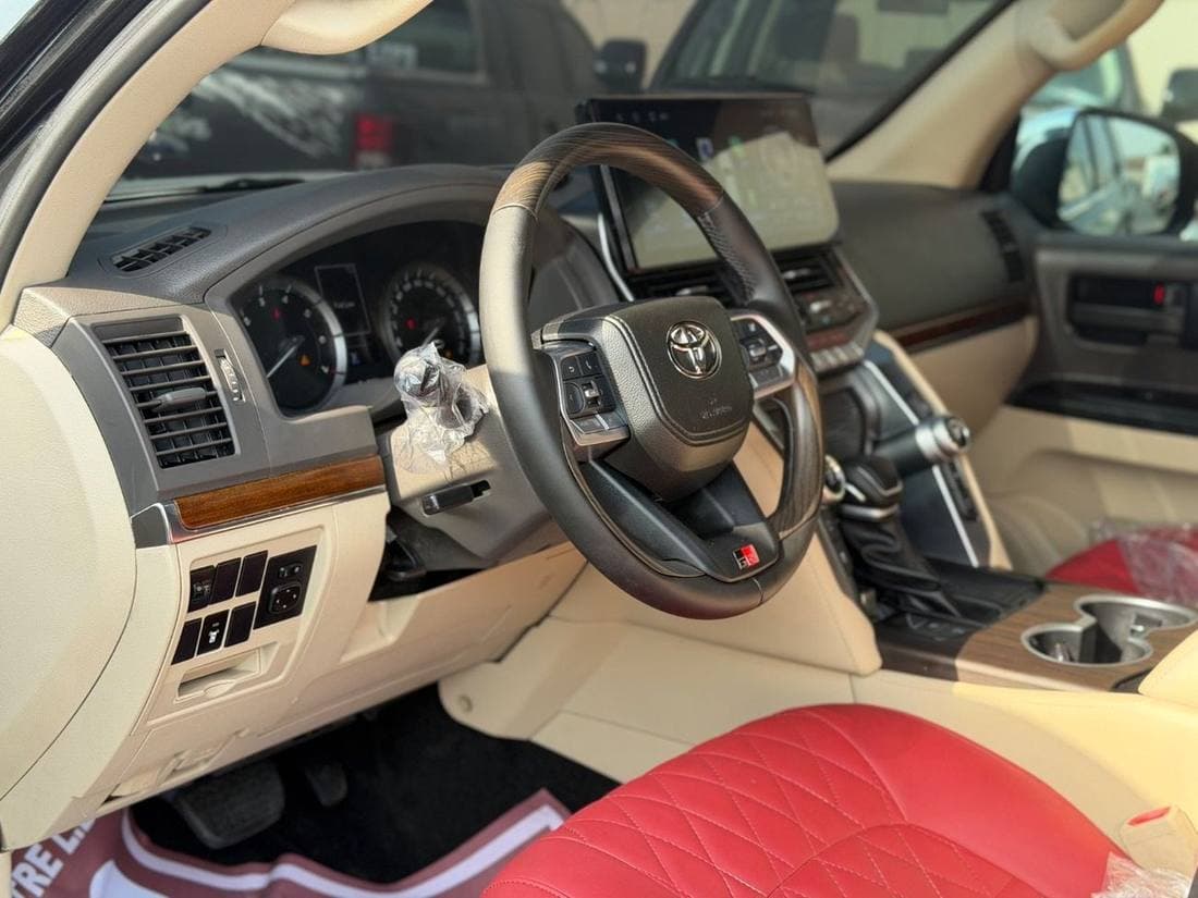 2018 Toyota Land Cruiser GXR thumbnail 5