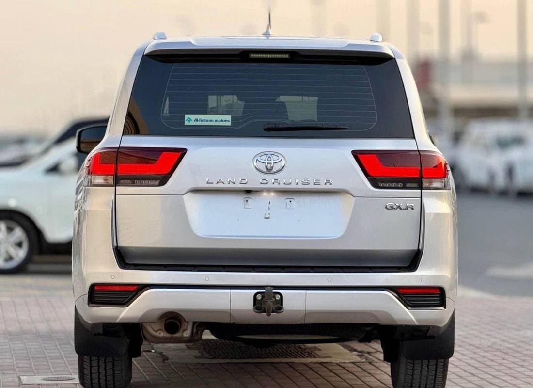 2022 Toyota Land Cruiser GXR thumbnail 3