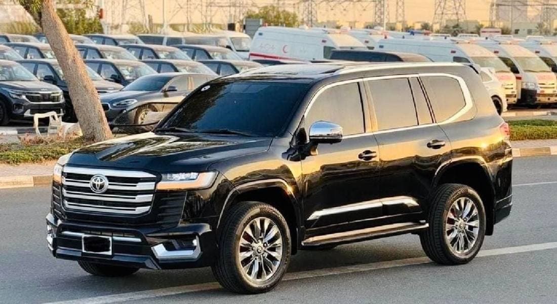 2018 Toyota Land Cruiser GXR thumbnail 2