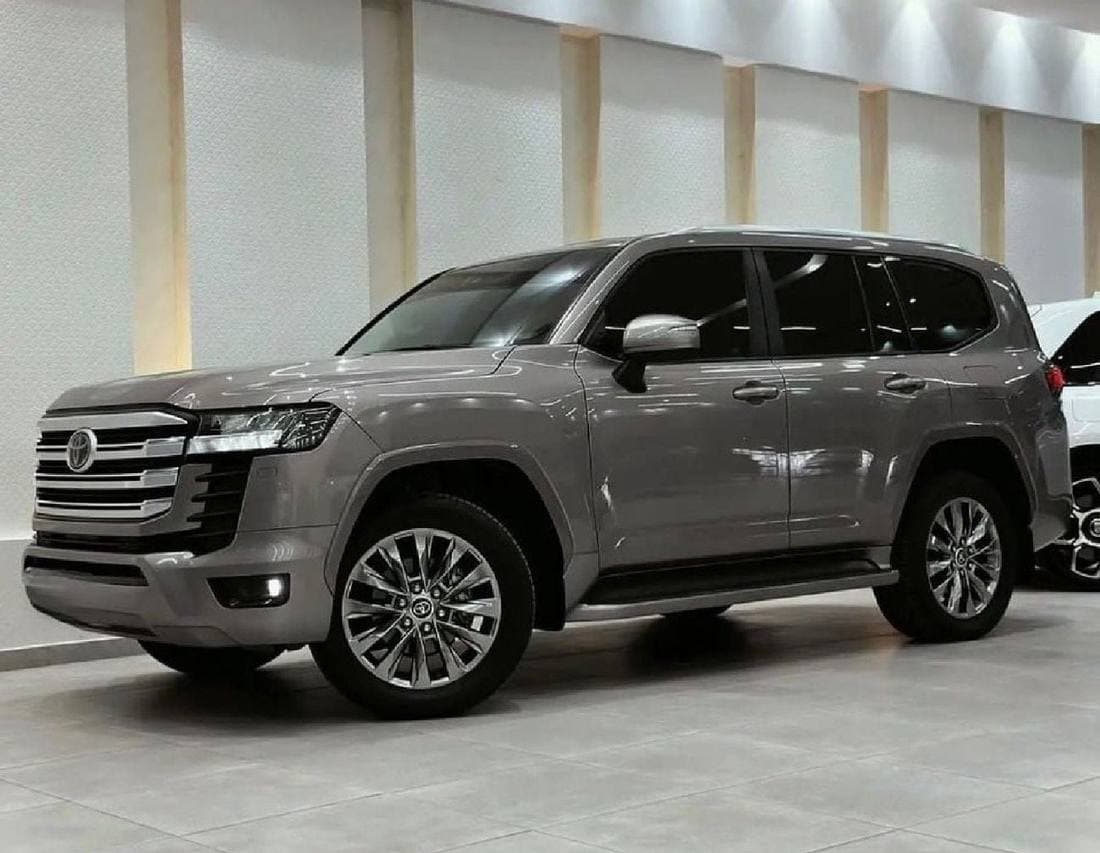 2022 Toyota Land Cruiser GXR thumbnail 2