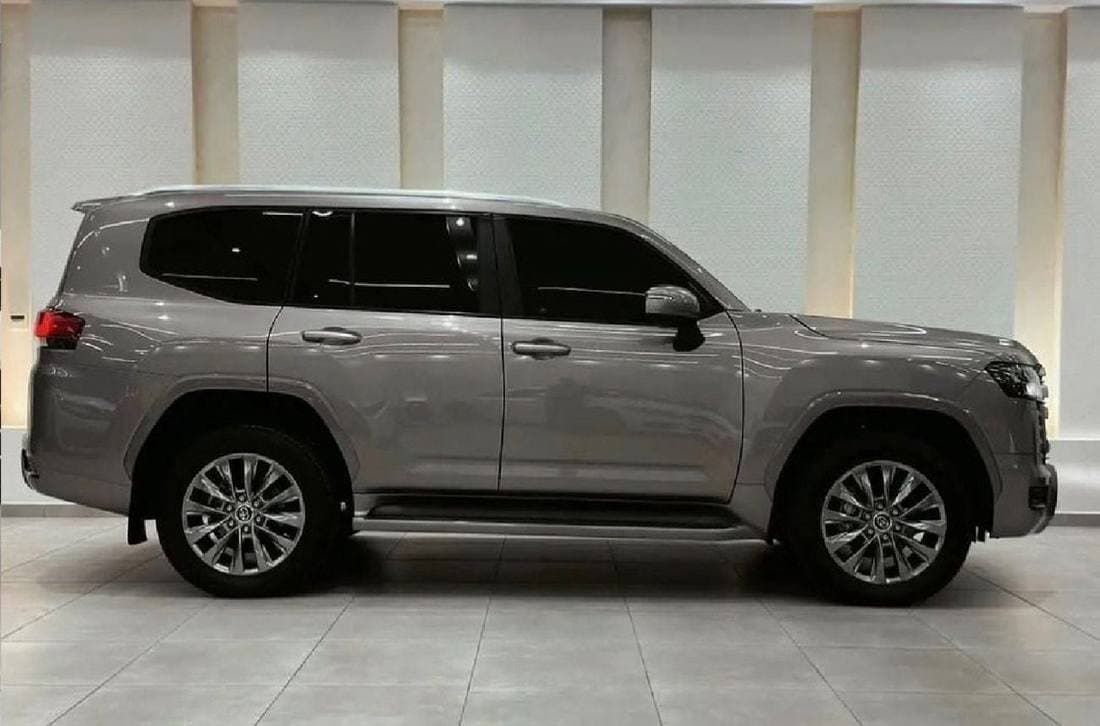 2022 Toyota Land Cruiser GXR thumbnail 4