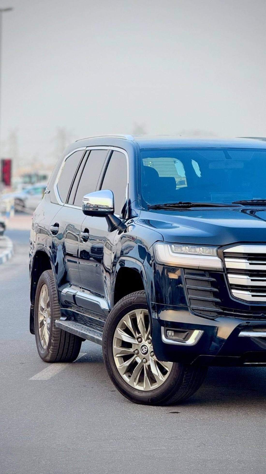 2017 Toyota Land Cruiser GXR thumbnail 7