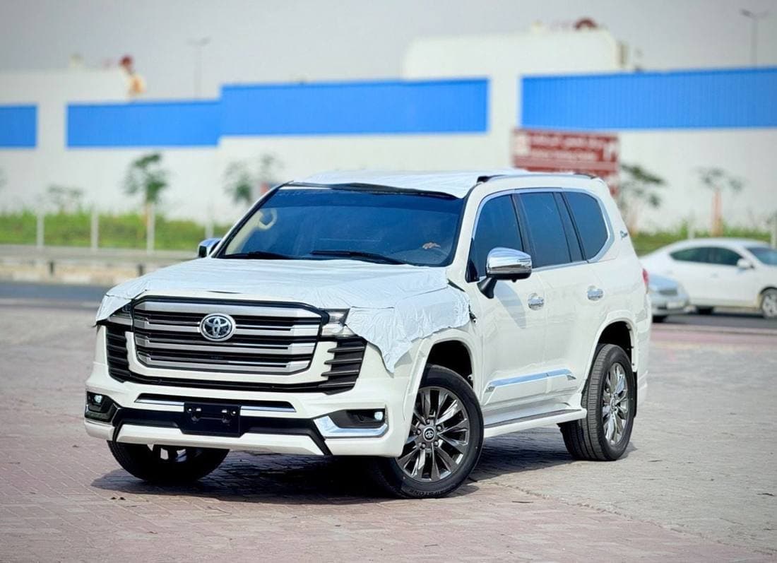 2016 Toyota Land Cruiser GXR thumbnail 4