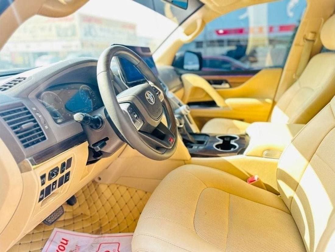 2018 Toyota Land Cruiser thumbnail 8