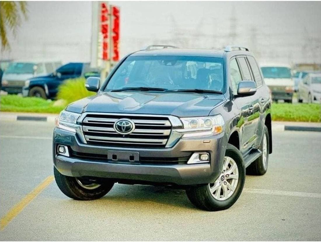 2018 Toyota Land Cruiser GXR thumbnail 6
