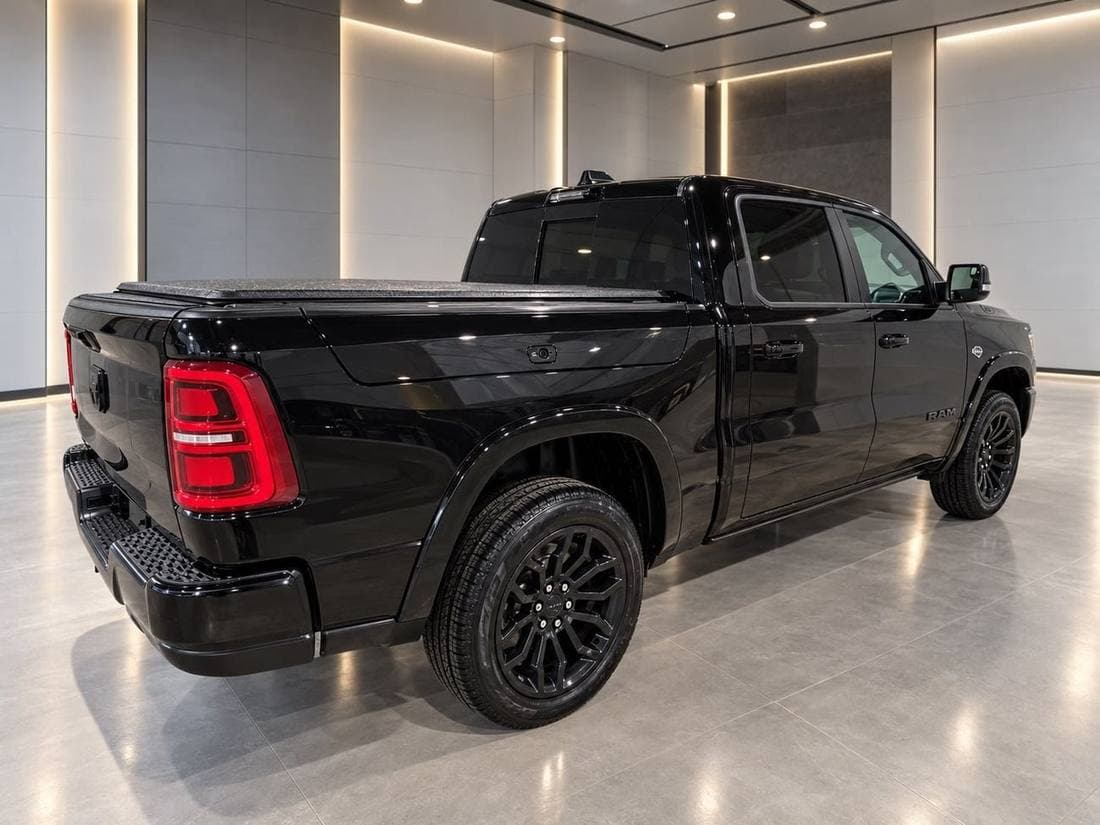 2026 RAM 1500 LIMITED thumbnail 4