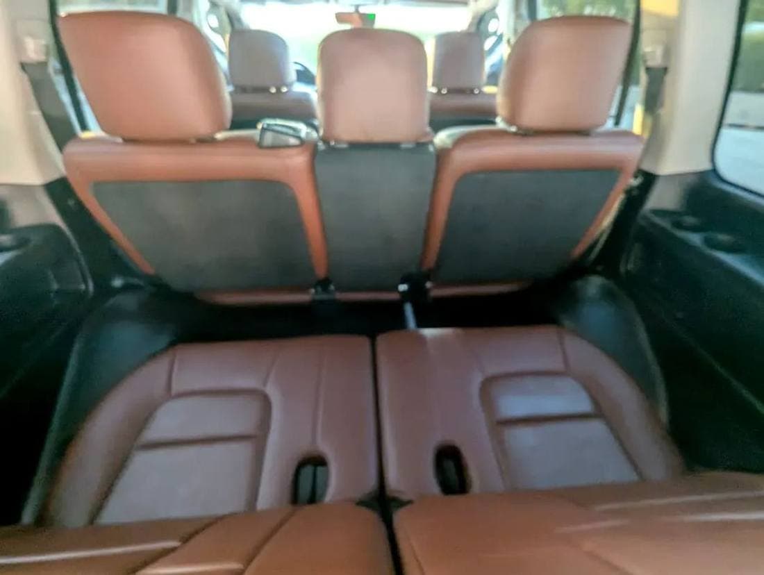 2018 Toyota Land Cruiser GXR thumbnail 4
