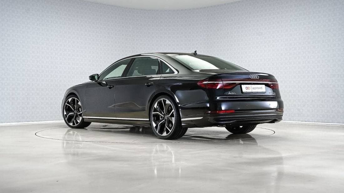 2026 Audi A8 55 TFSI thumbnail 2