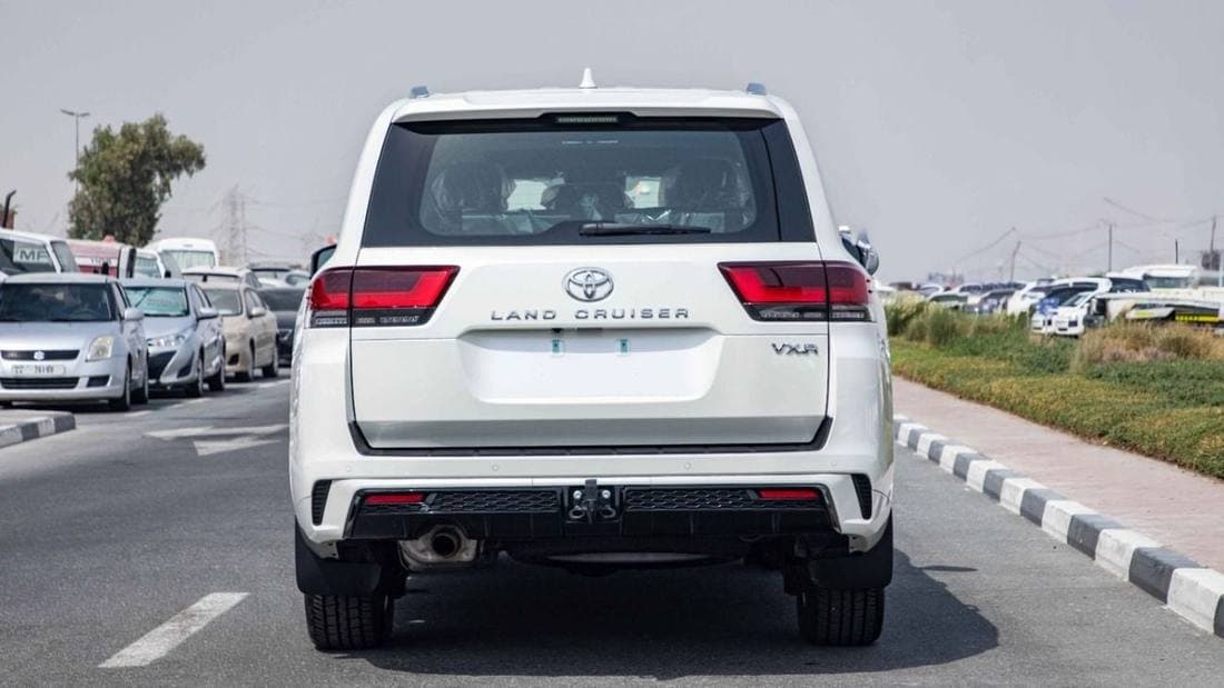2026 Toyota Land Cruiser VXR thumbnail 4