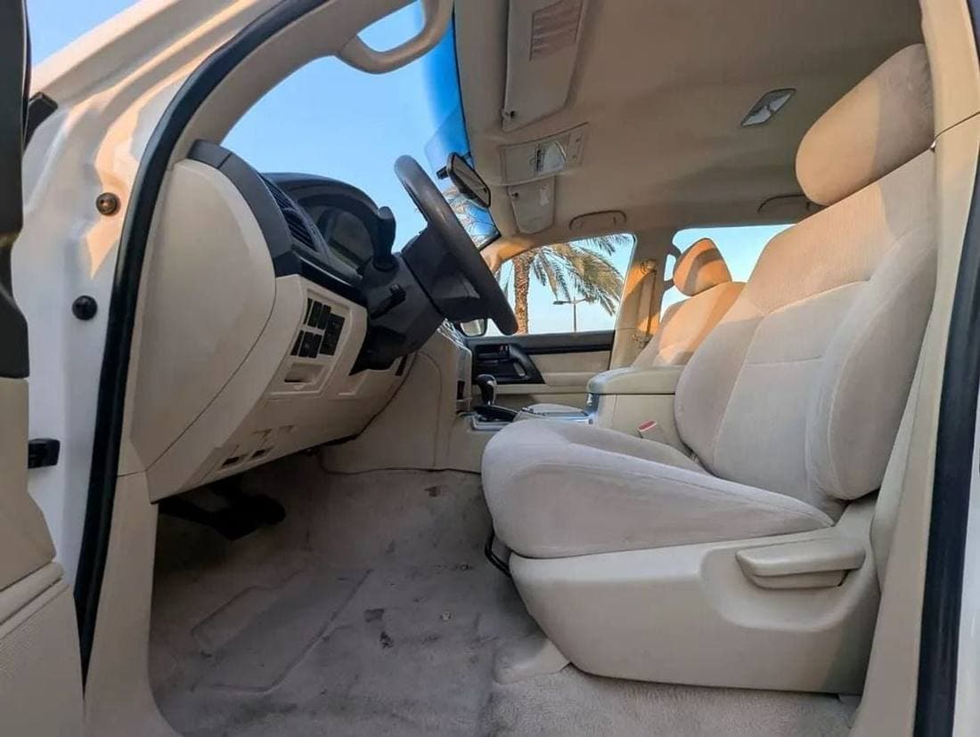 2018 Toyota Land Cruiser thumbnail 5