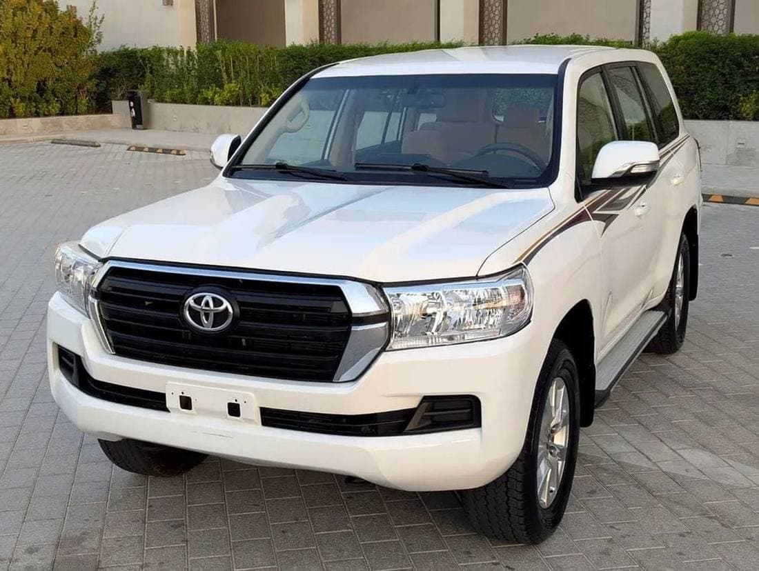 2018 Toyota Land Cruiser thumbnail 3