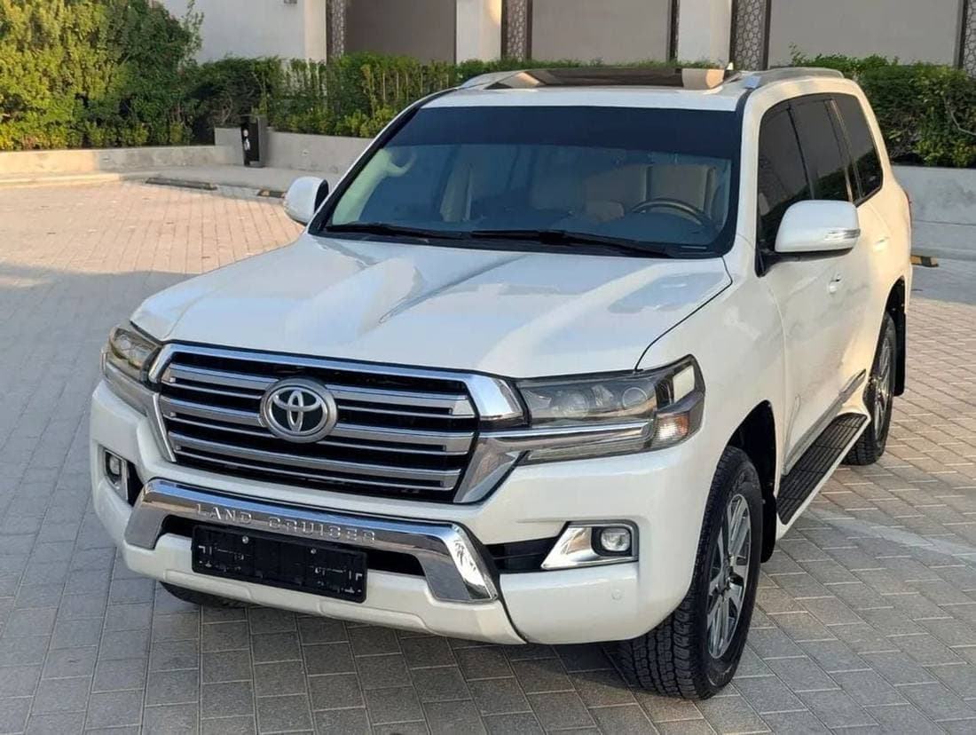 2020 Toyota Land Cruiser GXR thumbnail 2