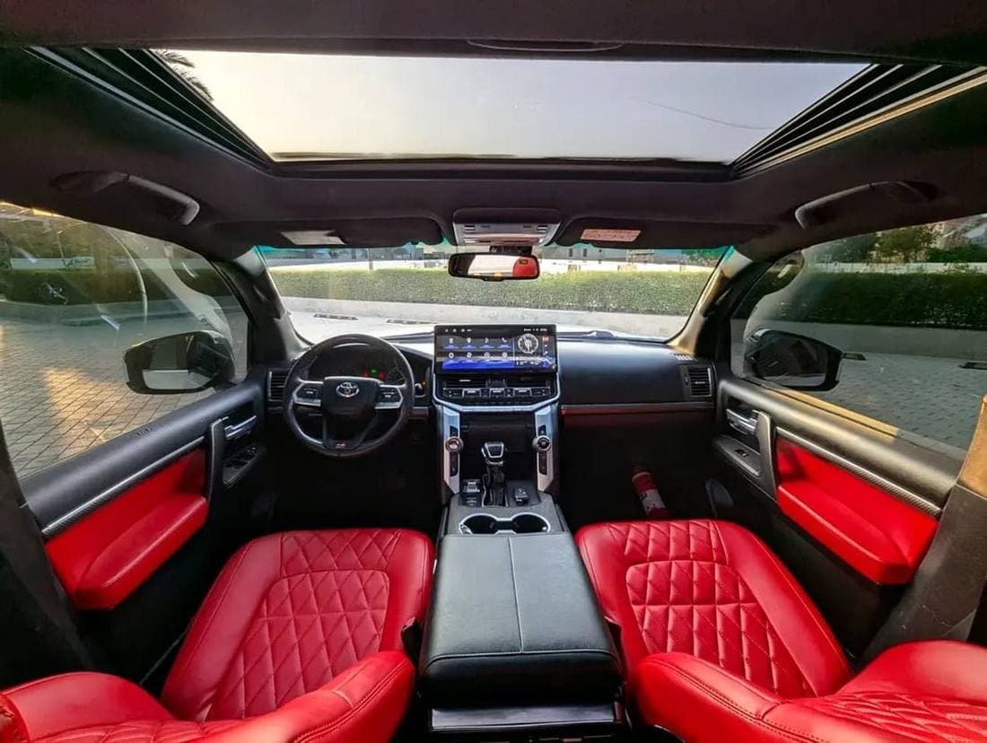 2015 Toyota Land Cruiser GXR thumbnail 5