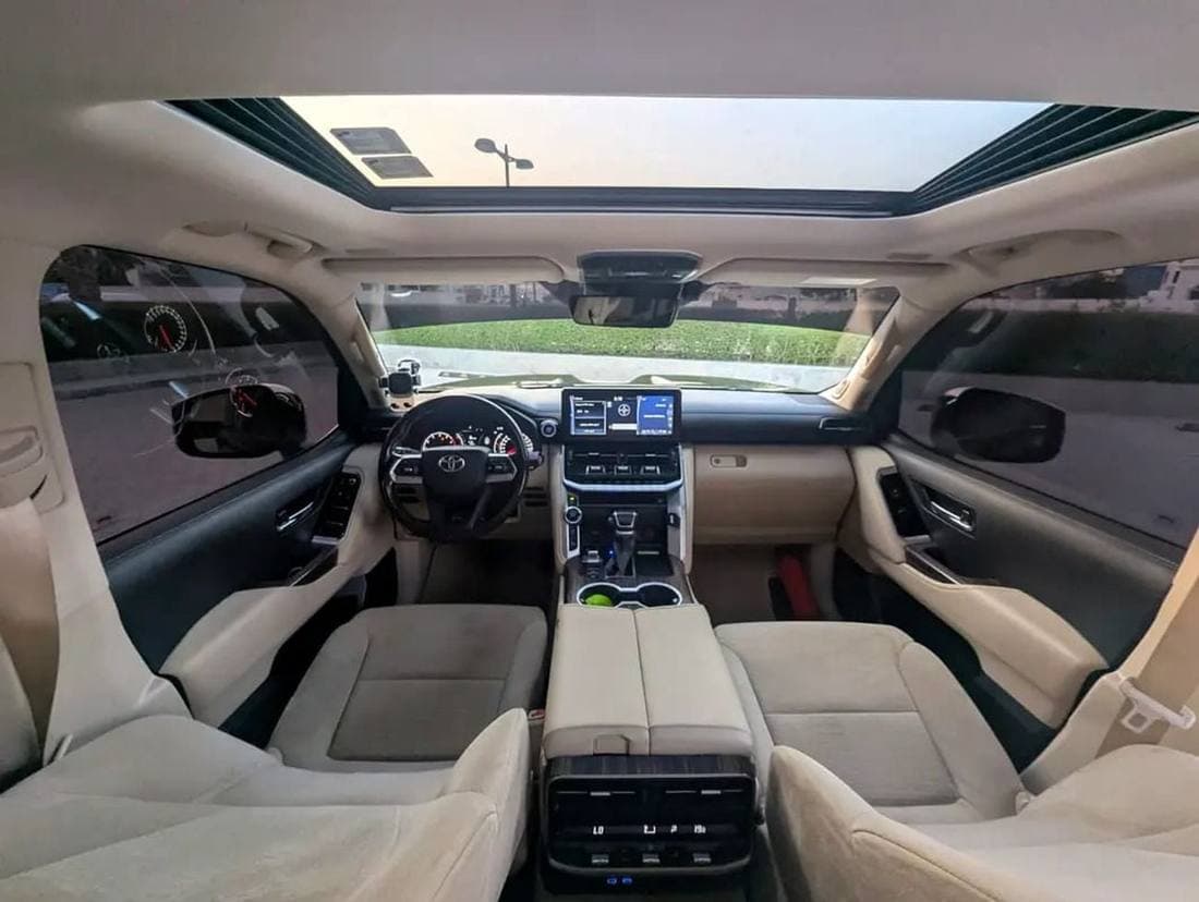 2023 Toyota Land Cruiser VXR thumbnail 3