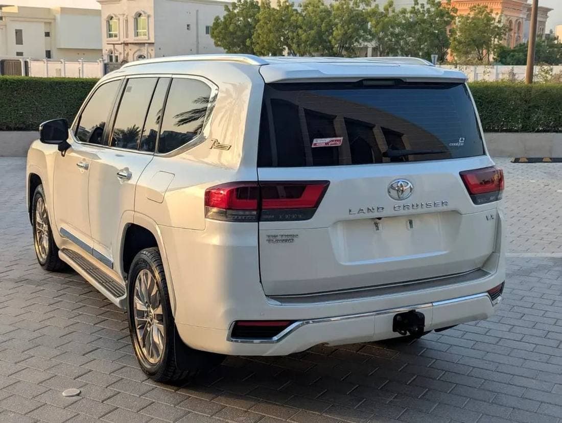2022 Toyota Land Cruiser VX thumbnail 6