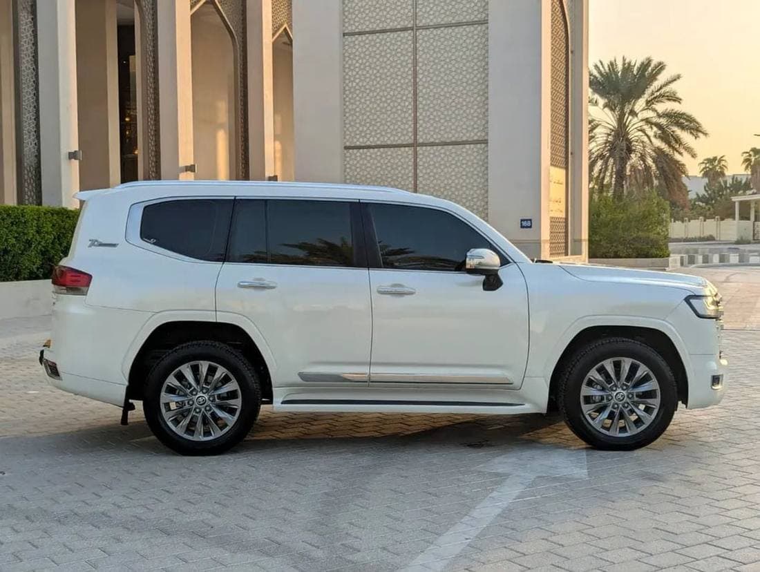 2022 Toyota Land Cruiser VX thumbnail 5