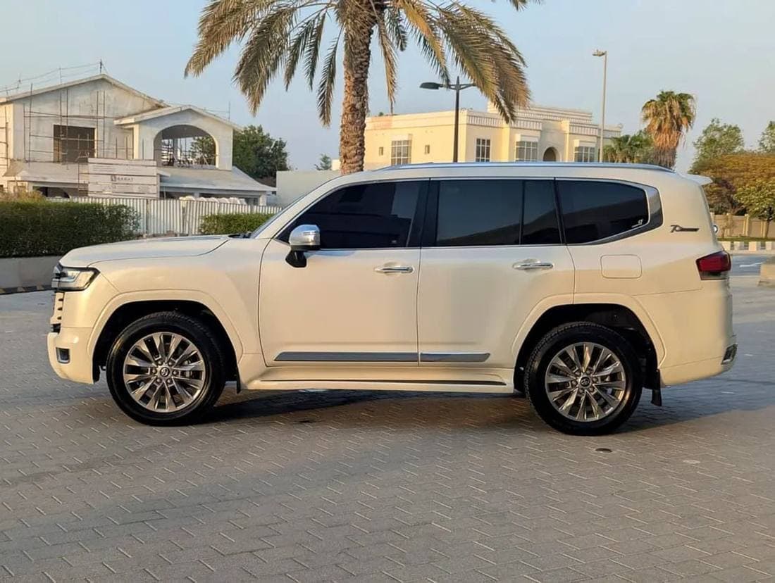 2022 Toyota Land Cruiser VX thumbnail 4