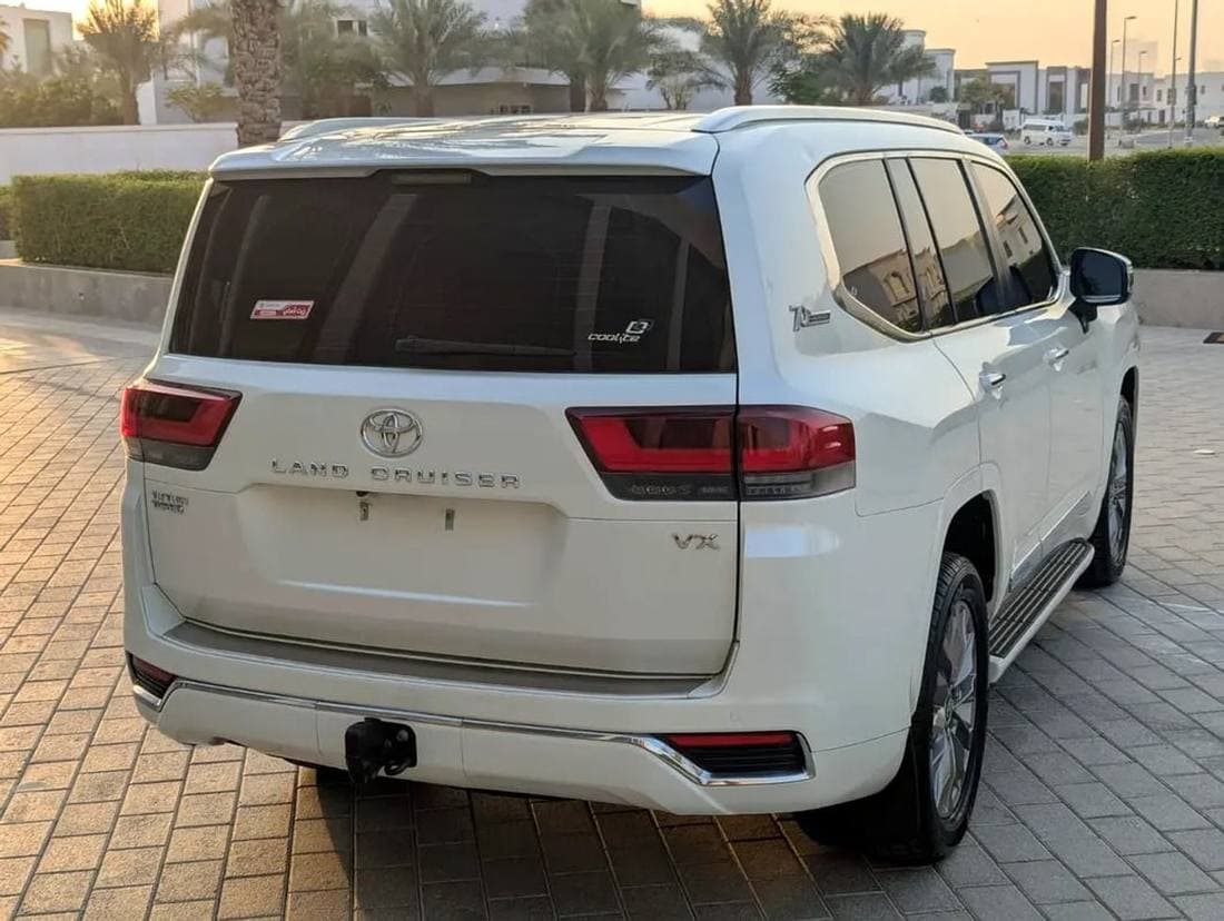 2022 Toyota Land Cruiser VX thumbnail 8