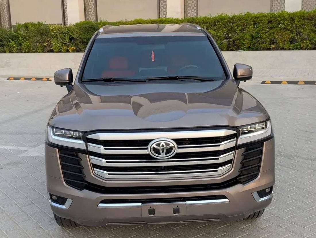 2012 Toyota Land Cruiser GXR thumbnail 8