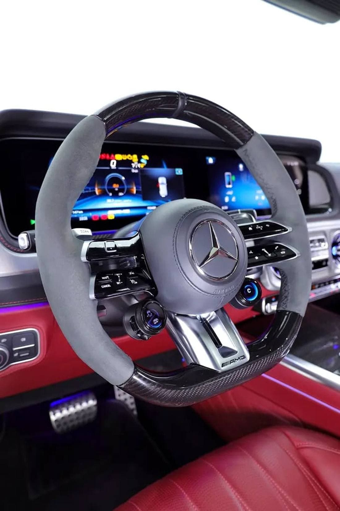 2025 Mercedes Benz G63 AMG thumbnail 5