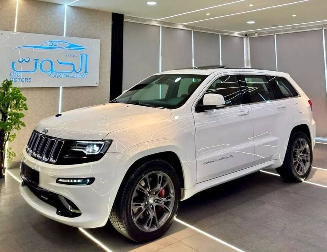 2016 Jeep Grand Cherokee SRT thumbnail 5