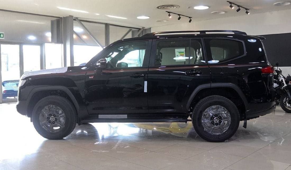 2026 Toyota Land Cruiser GR SPORT thumbnail 3