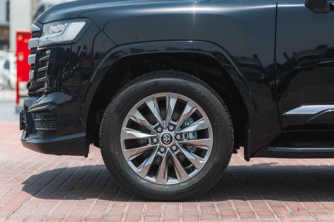 2026 Toyota Land Cruiser VXR thumbnail 3