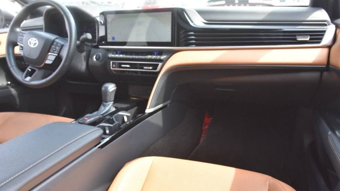 2025 Toyota Camry SPORT HEV thumbnail 7