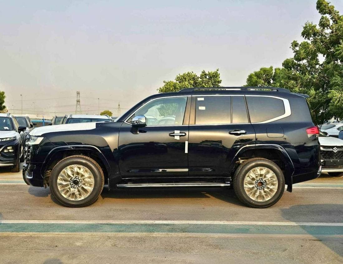 2026 Toyota Land Cruiser VXR thumbnail 3