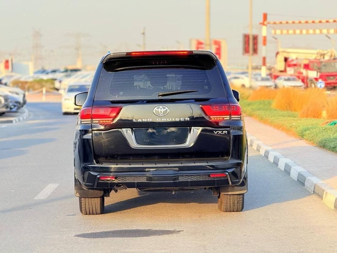 2016 Toyota Land Cruiser VXR thumbnail 4