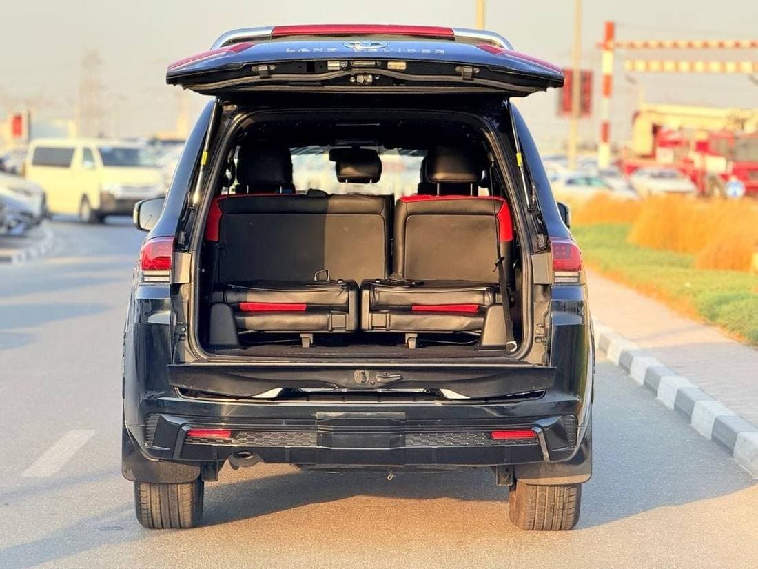2016 Toyota Land Cruiser VXR thumbnail 6