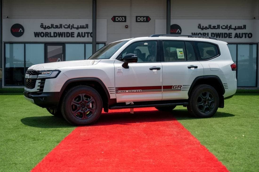 2025 Toyota Land Cruiser GR SPORT thumbnail 4