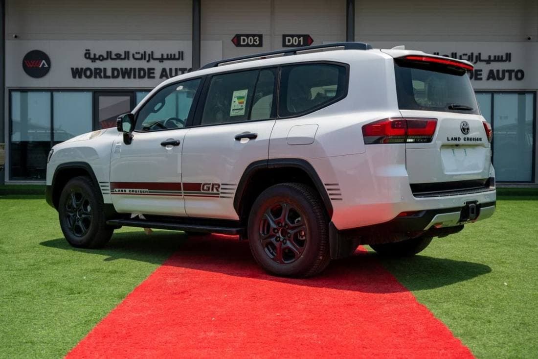 2025 Toyota Land Cruiser GR SPORT thumbnail 5