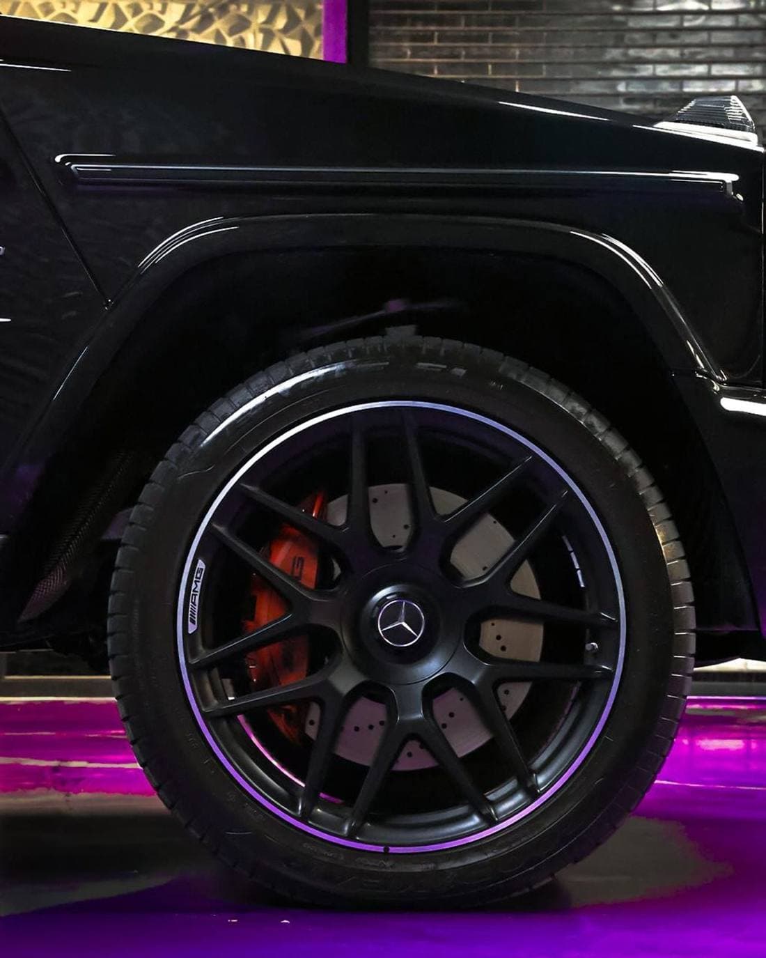 2025 Mercedes Benz G63 AMG STANDARD thumbnail 4