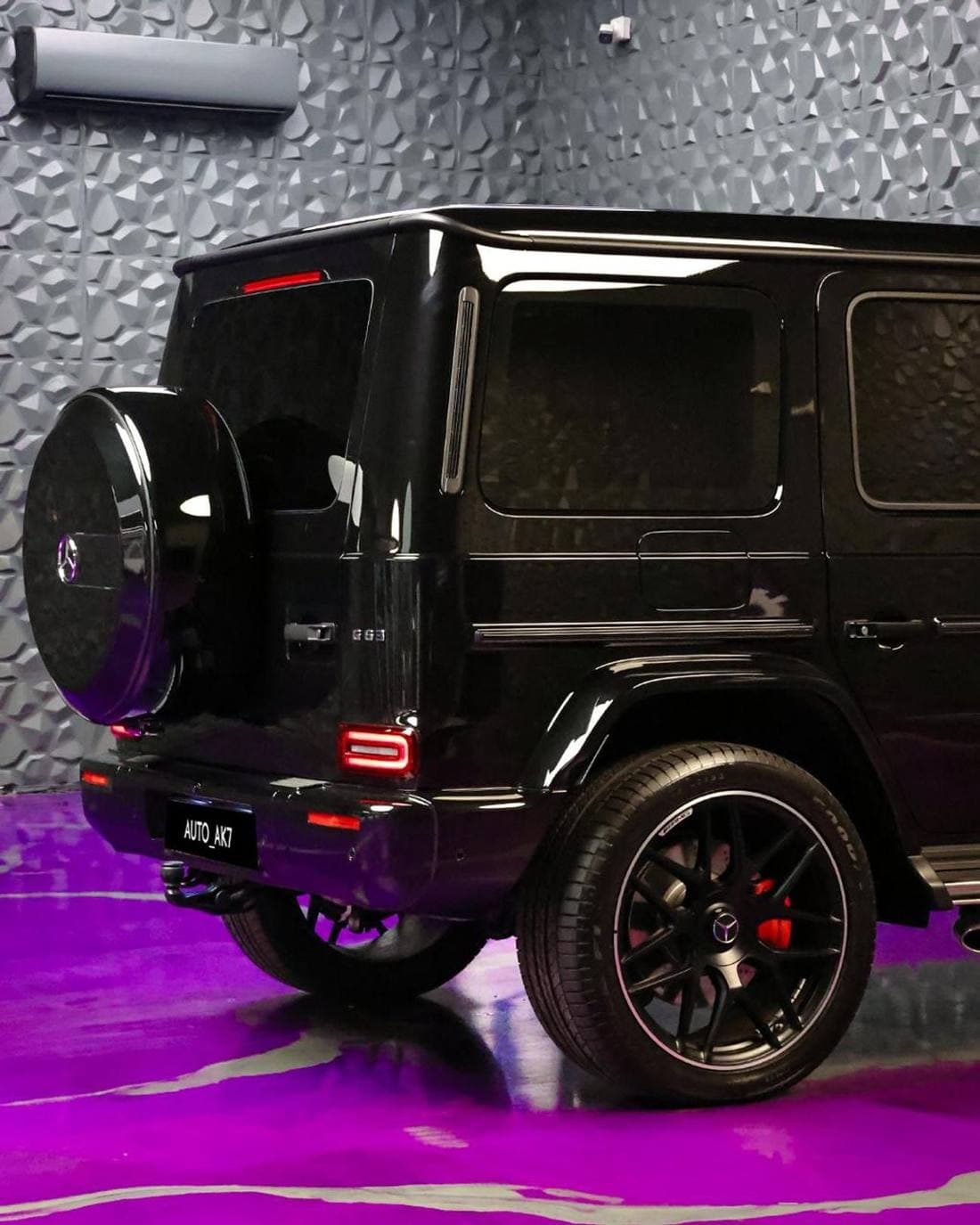2025 Mercedes Benz G63 AMG STANDARD thumbnail 6