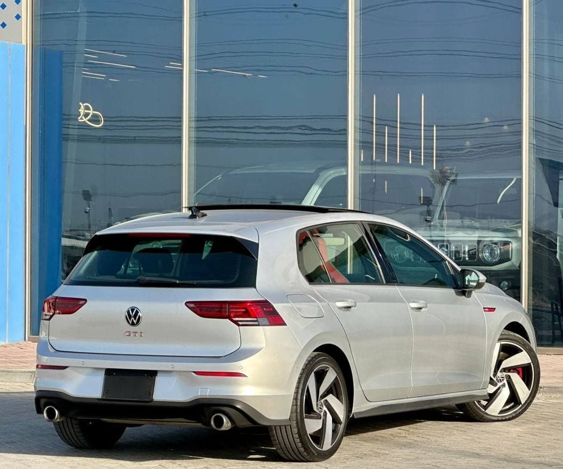 2024 Volkswagen Golf GTI thumbnail 5