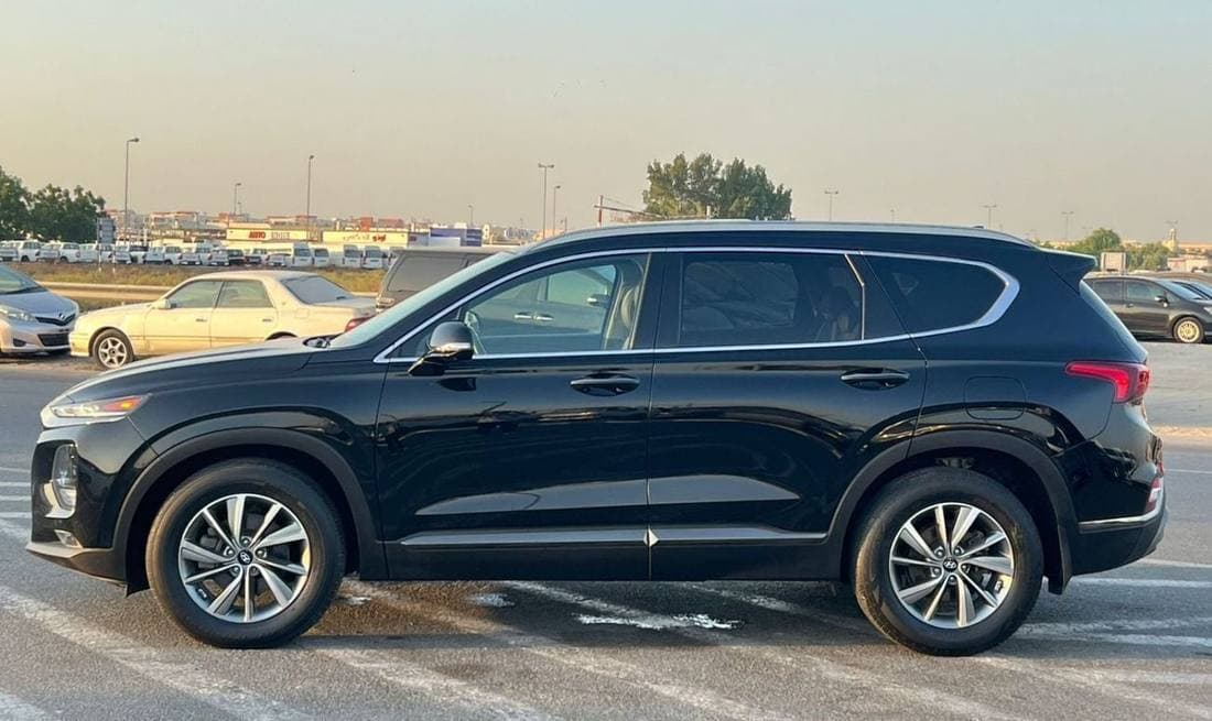 2019 Hyundai Santa Fe STANDARD thumbnail 4