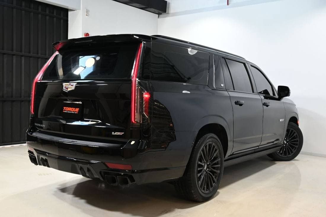 2023 Cadillac Escalade V SERIES thumbnail 4