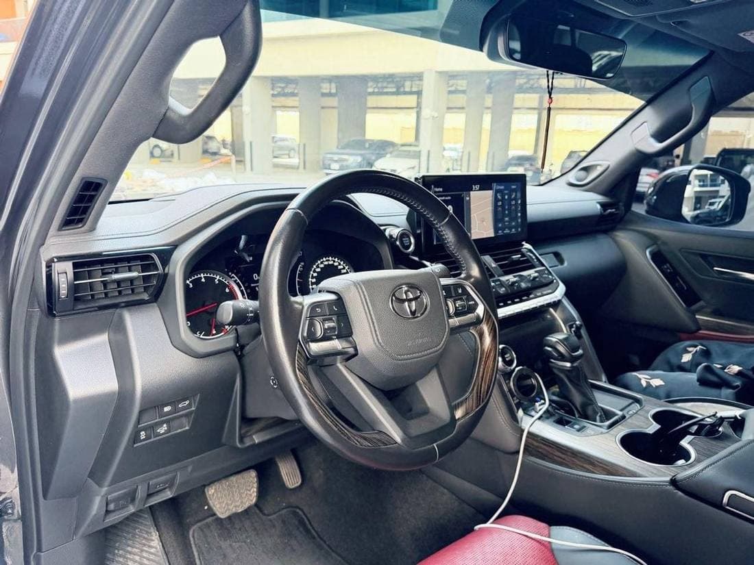2022 Toyota Land Cruiser VXR thumbnail 8