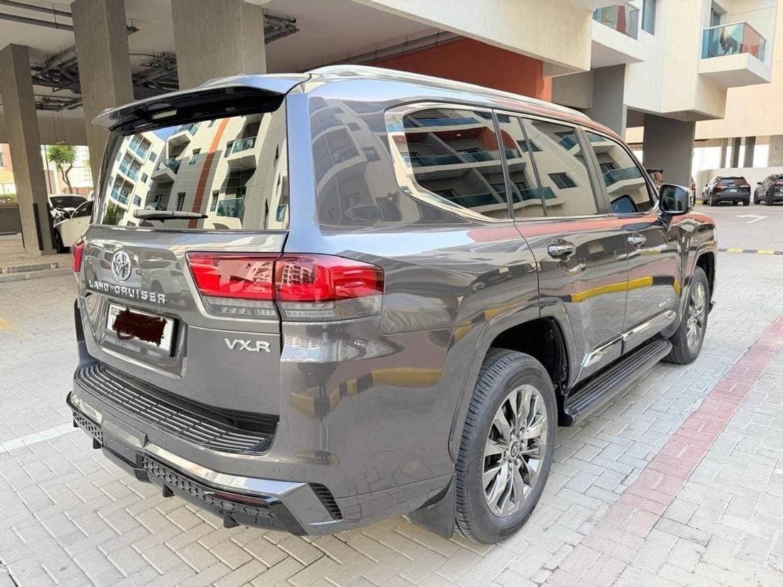 2022 Toyota Land Cruiser VXR thumbnail 2