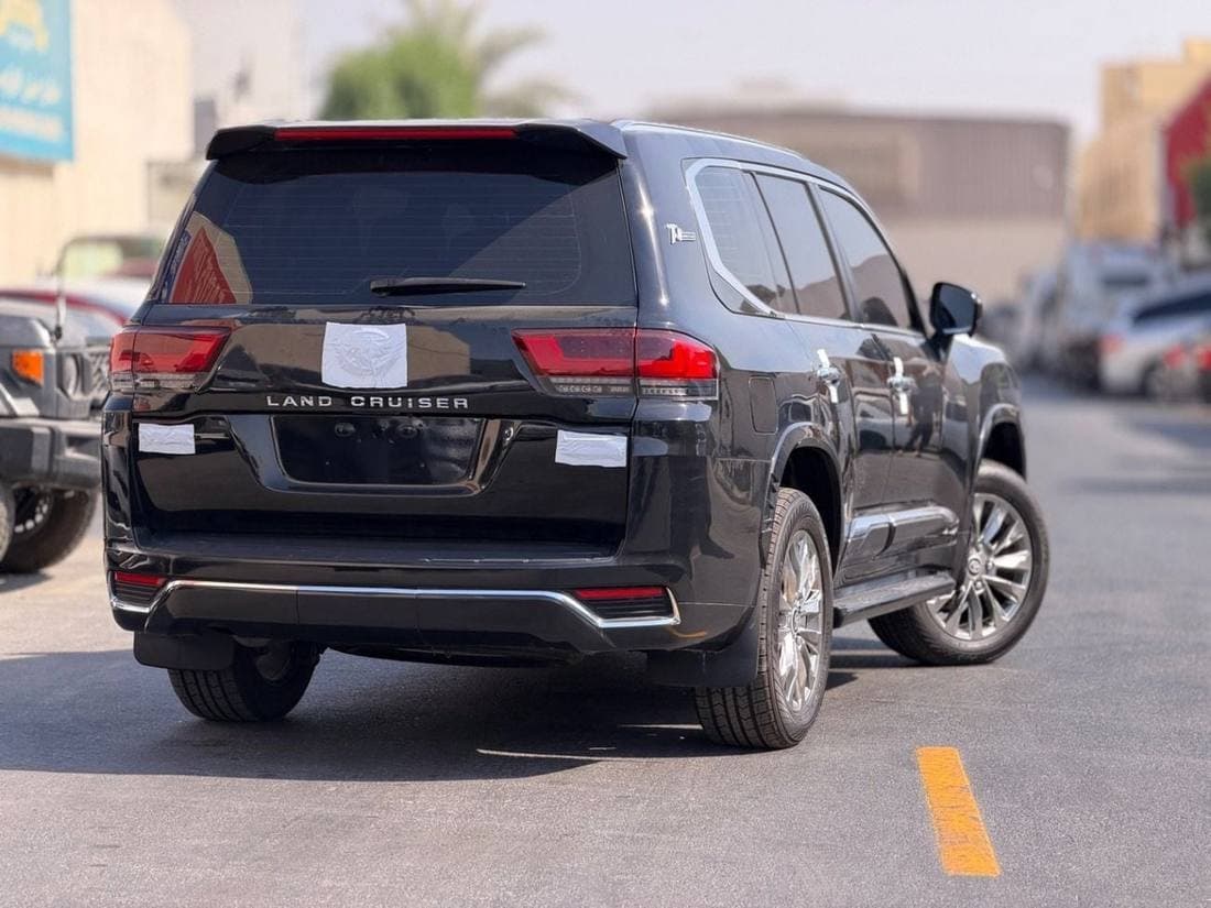 2018 Toyota Land Cruiser GXR thumbnail 4