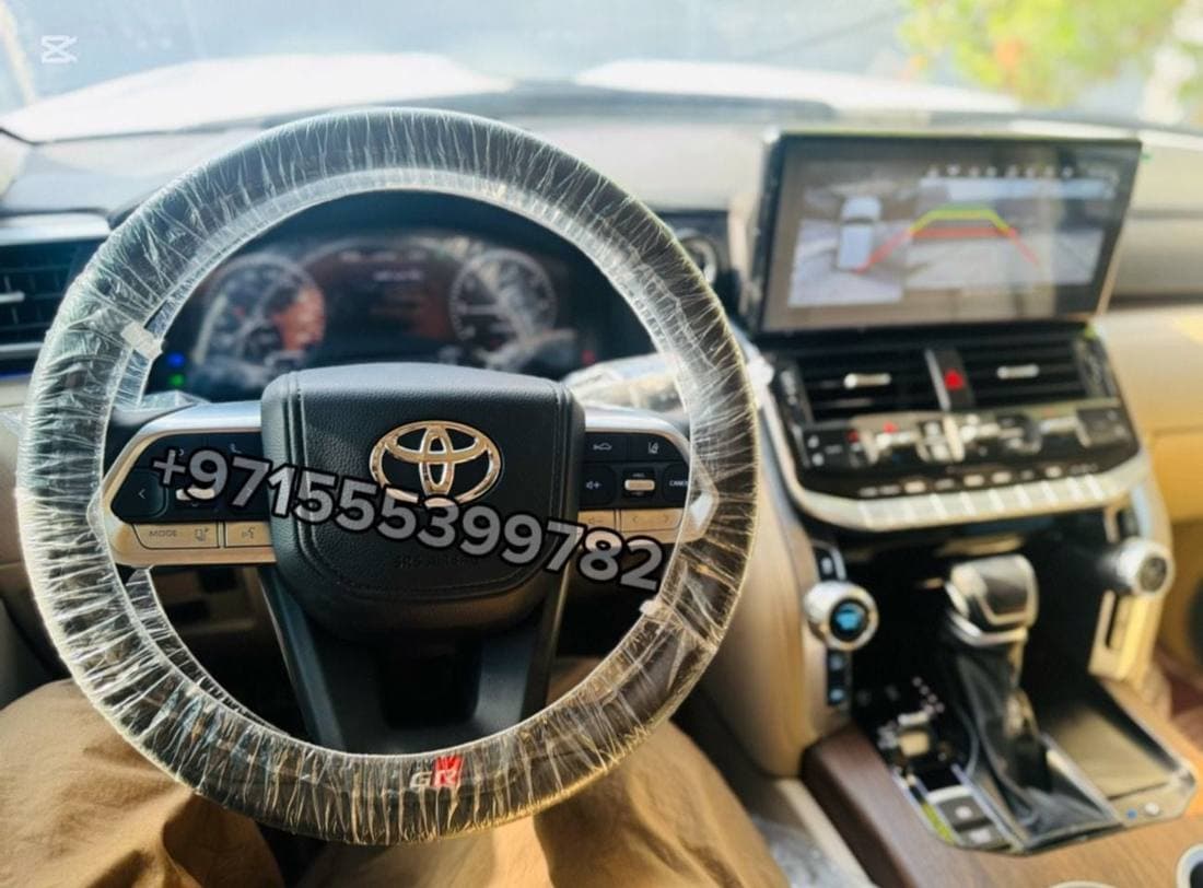 2016 Toyota Land Cruiser GXR thumbnail 6