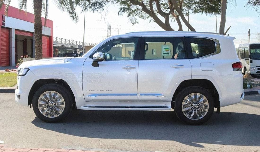 2026 Toyota Land Cruiser thumbnail 3