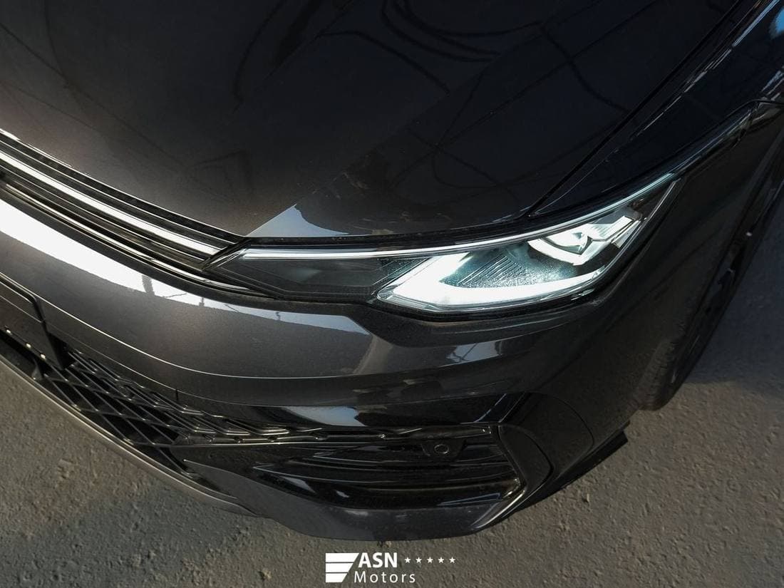 2025 Volkswagen Golf thumbnail 3