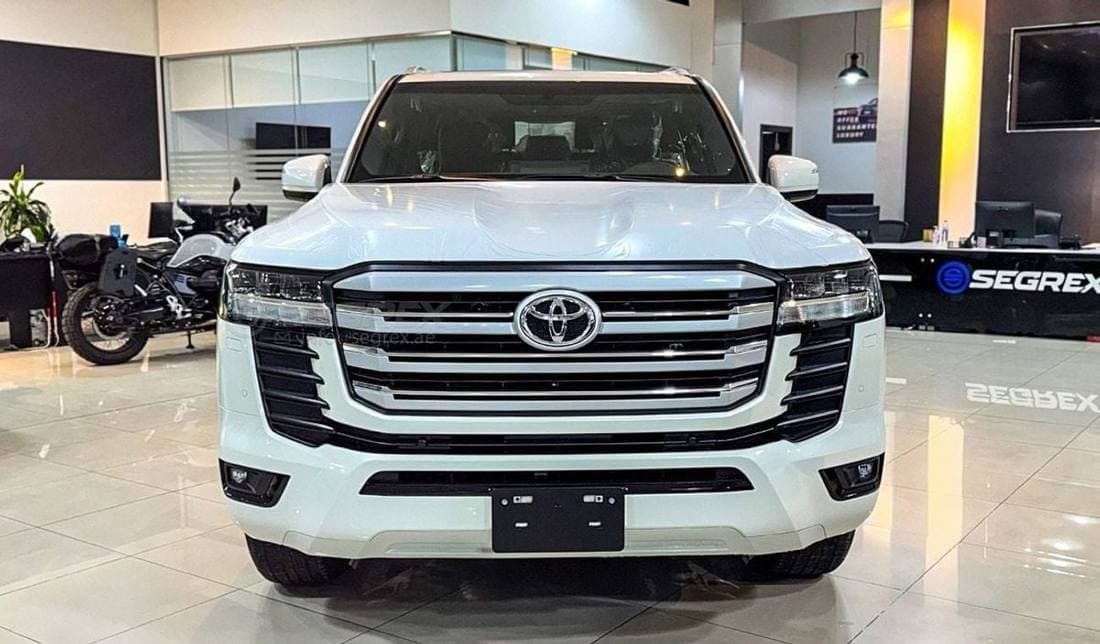 2026 Toyota Land Cruiser GXR thumbnail 2