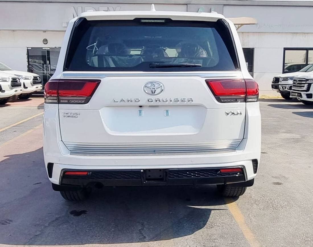 2026 Toyota Land Cruiser VXR thumbnail 4