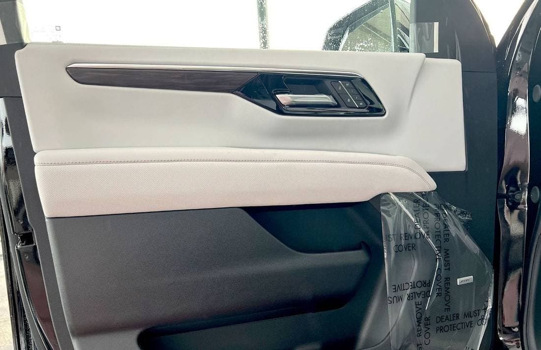 2025 Chevrolet Tahoe PREMIER thumbnail 5